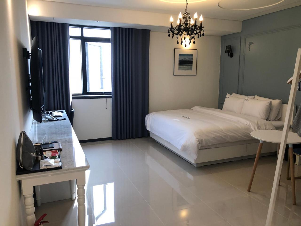 Royal Hotel Jeongeup Экстерьер фото